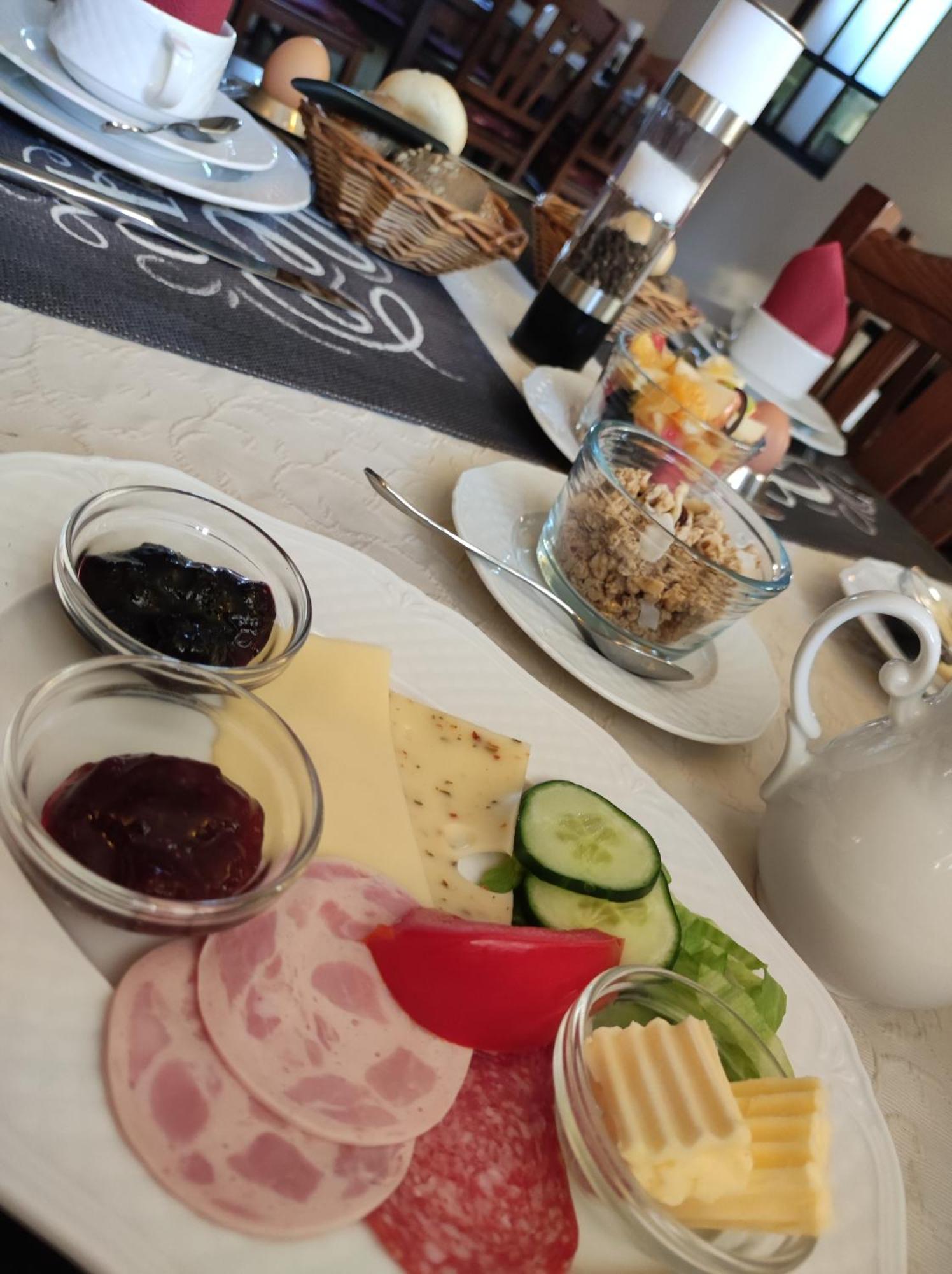 Cafe Im Hof- Bed & Breakfast Streufdorf Zewnętrze zdjęcie