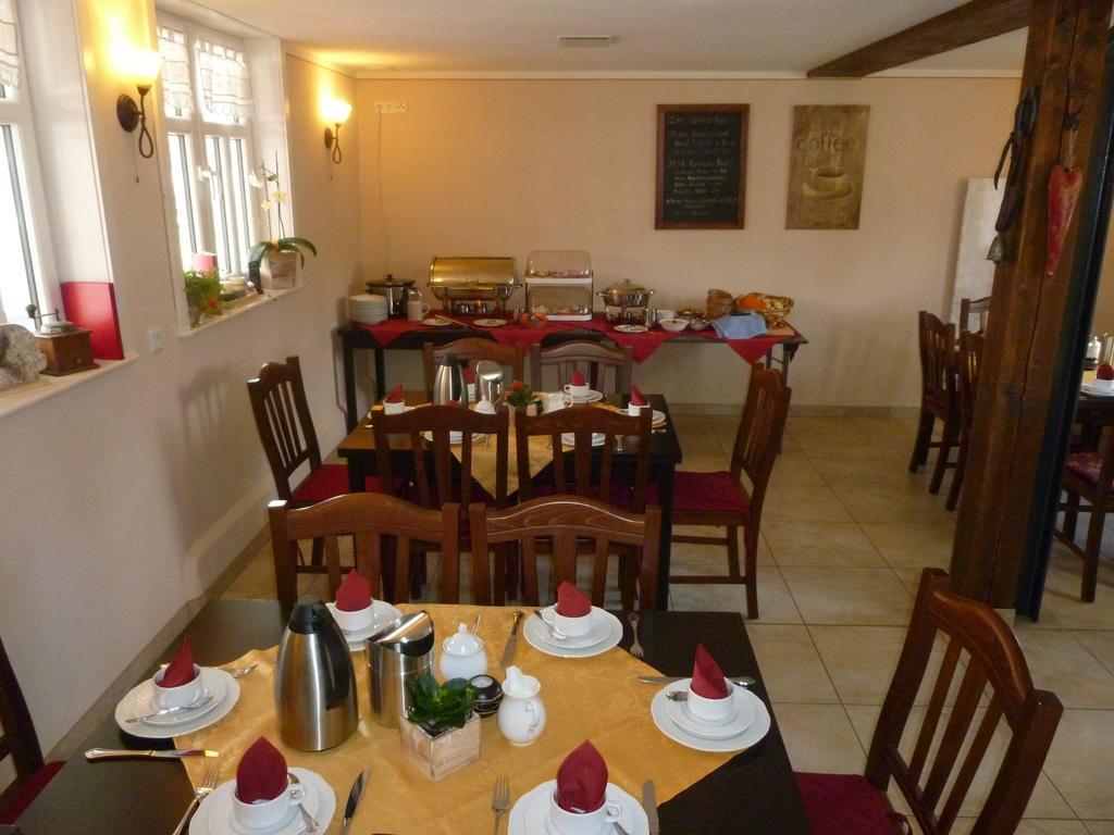 Cafe Im Hof- Bed & Breakfast Streufdorf Zewnętrze zdjęcie