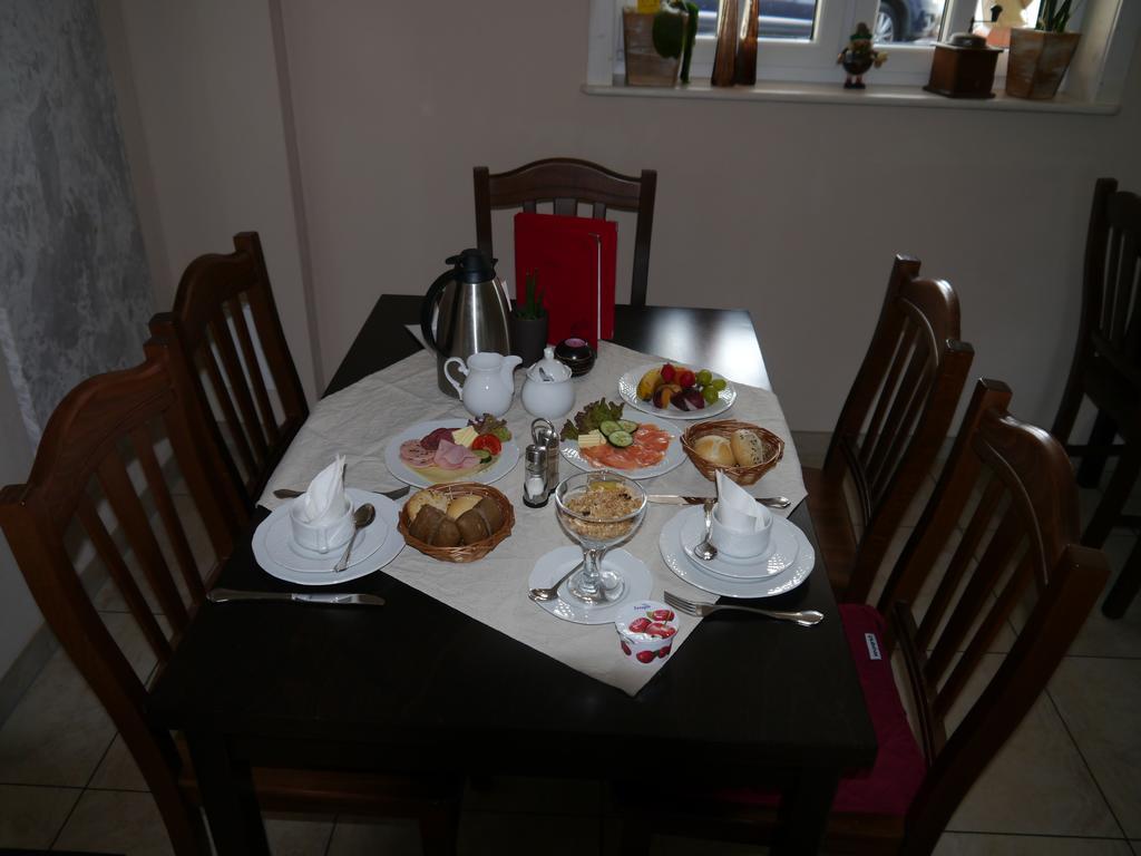 Cafe Im Hof- Bed & Breakfast Streufdorf Zewnętrze zdjęcie