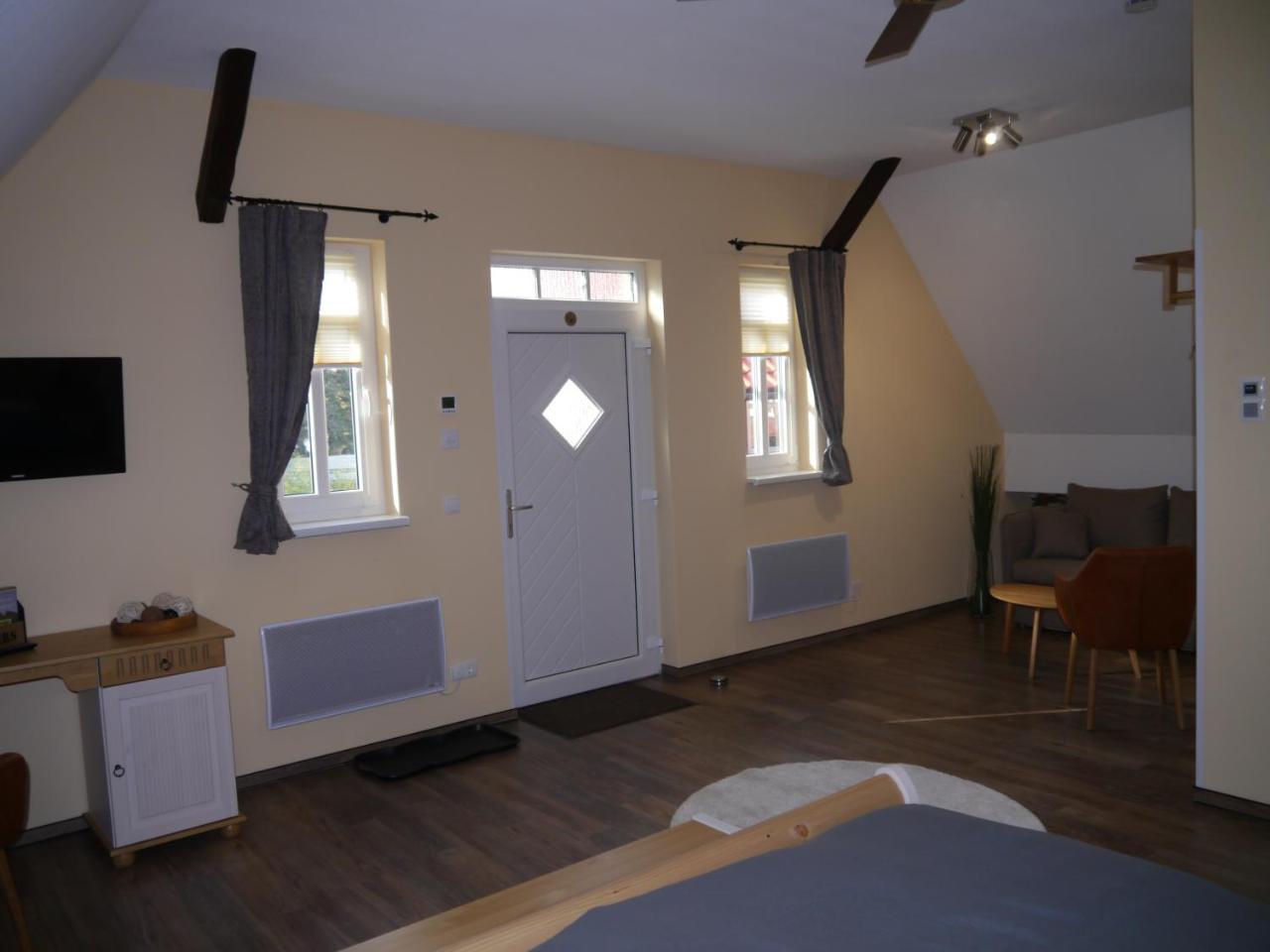 Cafe Im Hof- Bed & Breakfast Streufdorf Zewnętrze zdjęcie